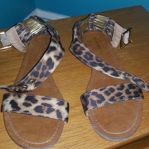 Summer flats size 6.